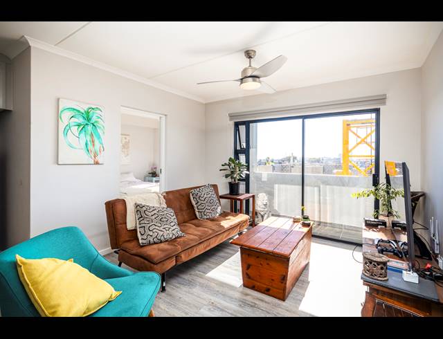 2 BEDROOM APARTMENT FOR SALE IN TABLE VIEW